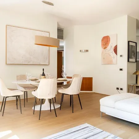 Heart Duomo District Apartman